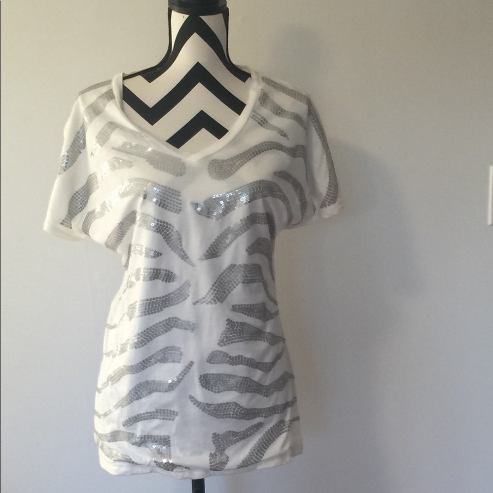 Tee with bling